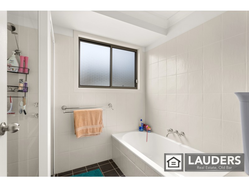 17 Flagtail Avenue, Old Bar NSW 2430