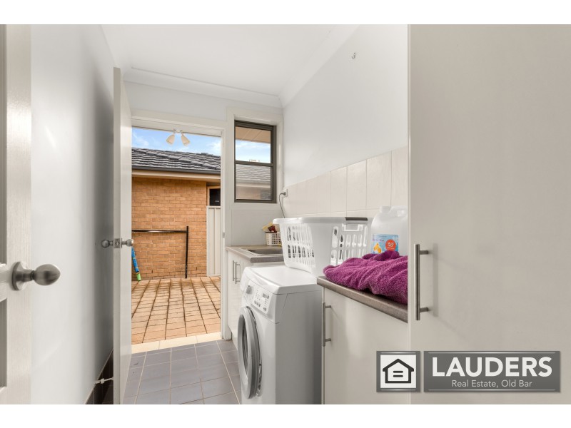 17 Flagtail Avenue, Old Bar NSW 2430