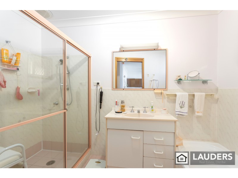 22 Joel Drive, Old Bar NSW 2430