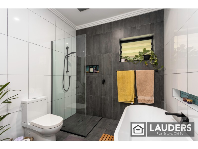 42 Jobsons Lane, Mitchells Island NSW 2430