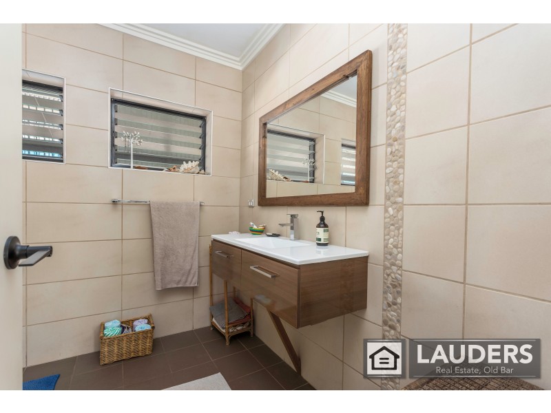 42 Jobsons Lane, Mitchells Island NSW 2430