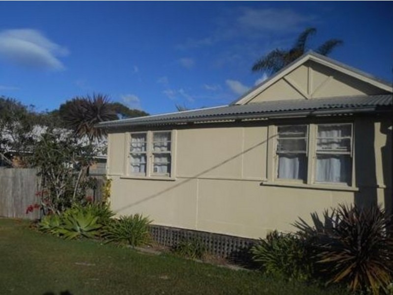 28 Old Bar Road, Old Bar NSW 2430