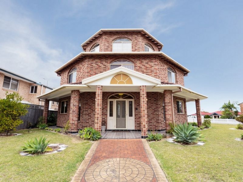 12 Beach Street, Wallabi Point NSW 2430