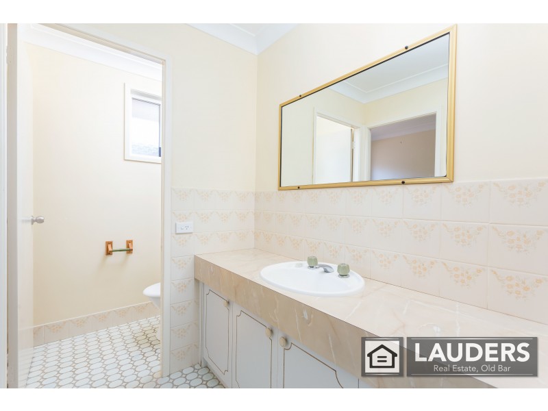 6 Suni Drive, Old Bar NSW 2430