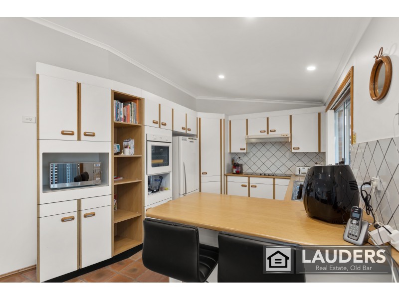 44 Molong Road, Old Bar NSW 2430