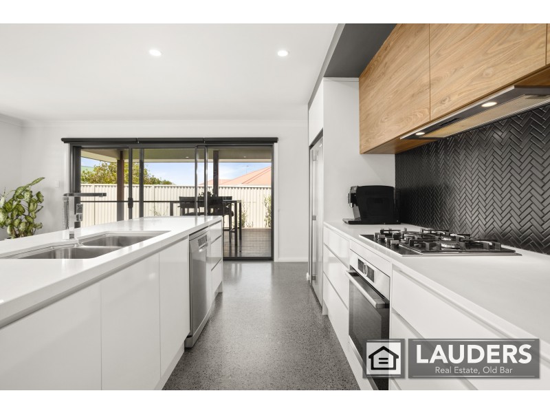21 Bunyan Avenue, Old Bar NSW 2430