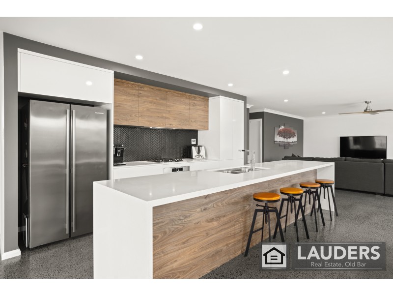 21 Bunyan Avenue, Old Bar NSW 2430