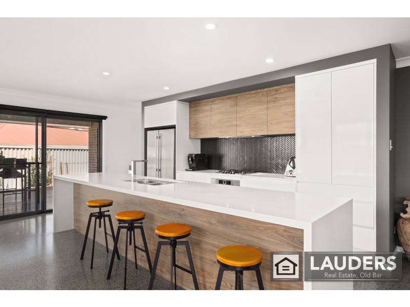 21 Bunyan Avenue, Old Bar NSW 2430