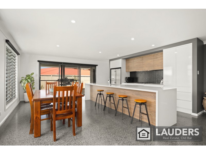 21 Bunyan Avenue, Old Bar NSW 2430