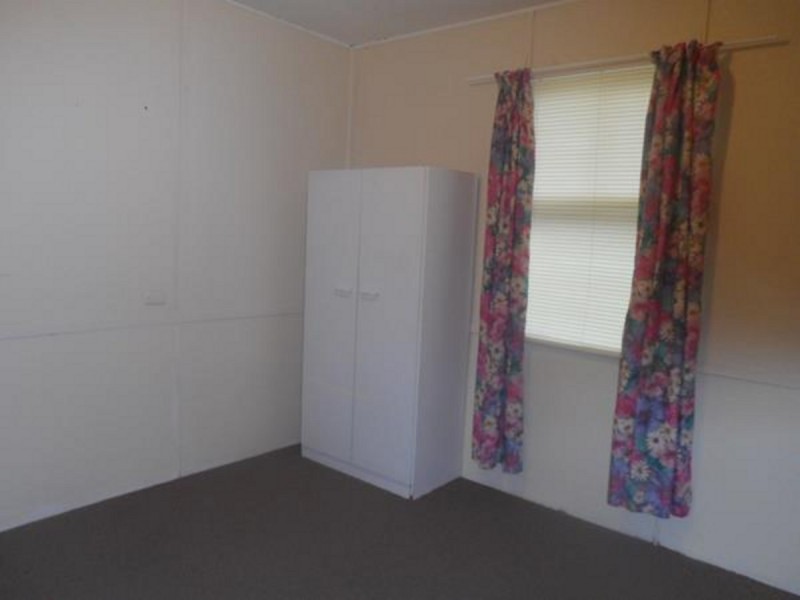 28 Old Bar Road, Old Bar NSW 2430