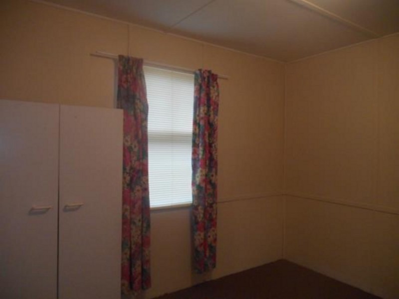 28 Old Bar Road, Old Bar NSW 2430