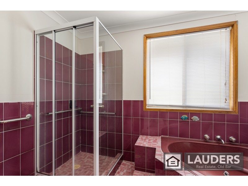 2/2 Kestrel Avenue, Old Bar NSW 2430