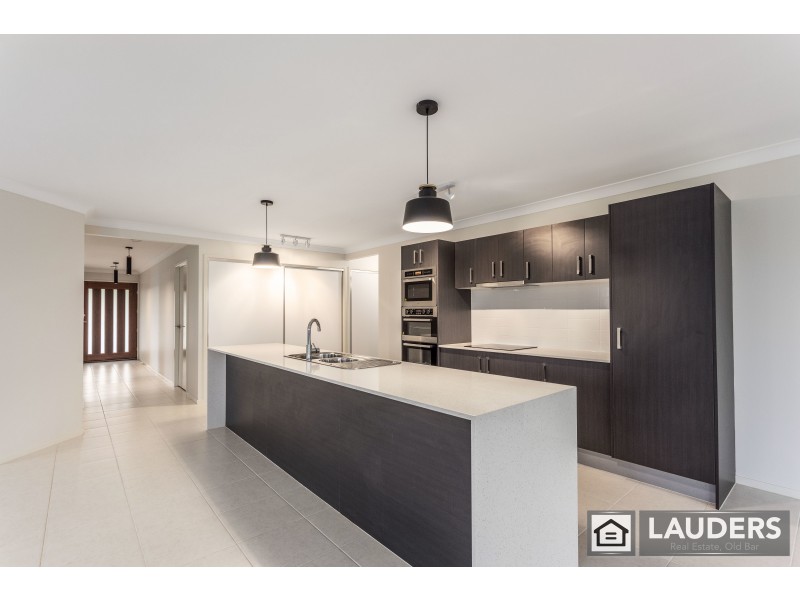 16 Mackerel Way, Old Bar NSW 2430