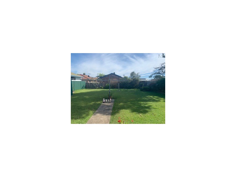 11 Richardson Street, Old Bar NSW 2430