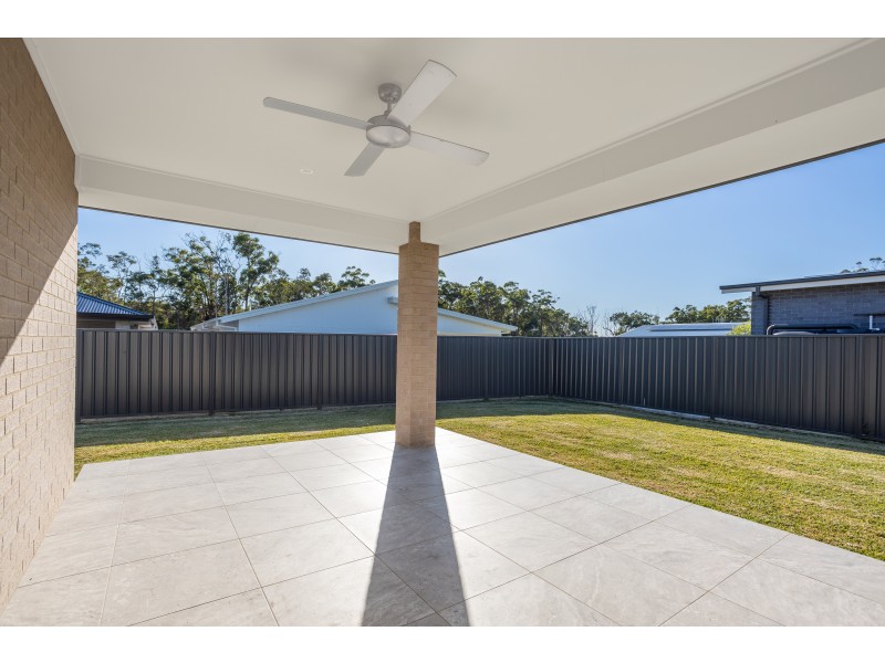 11 Howard Street, Wallabi Point NSW 2430