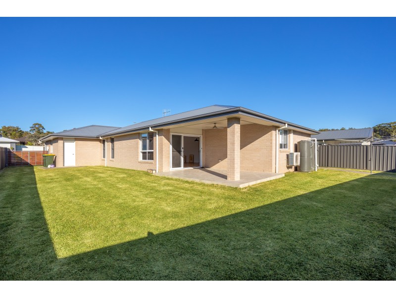 11 Howard Street, Wallabi Point NSW 2430