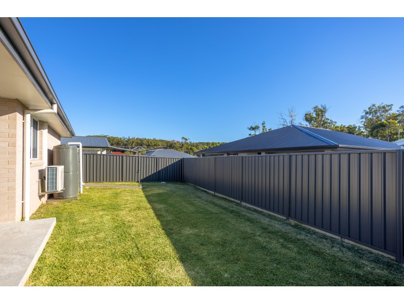 11 Howard Street, Wallabi Point NSW 2430