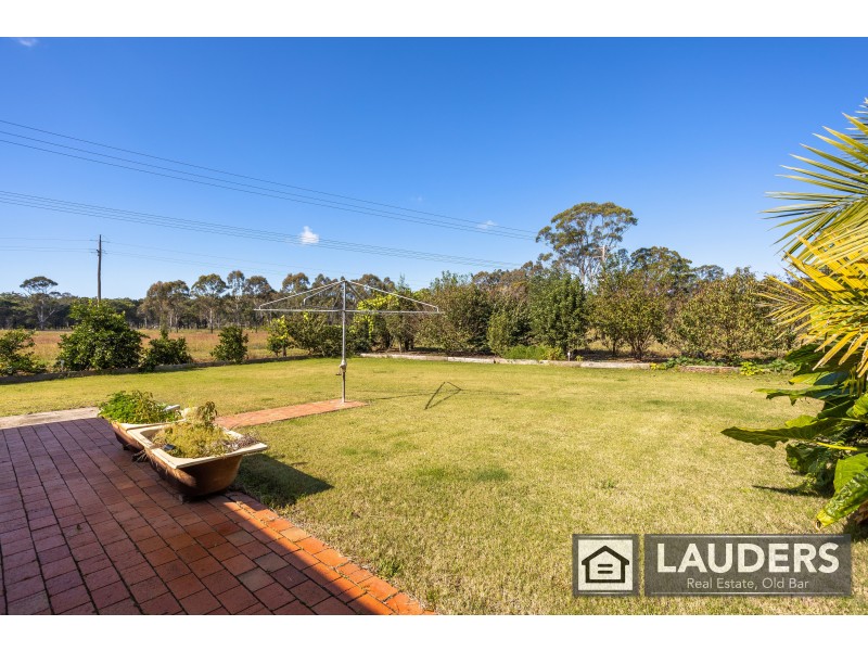 552 Old Bar Road, Old Bar NSW 2430