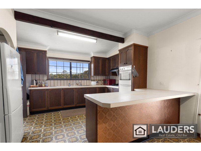 552 Old Bar Road, Old Bar NSW 2430