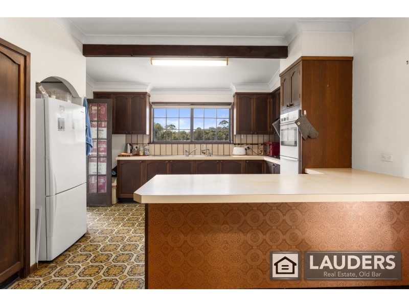 552 Old Bar Road, Old Bar NSW 2430