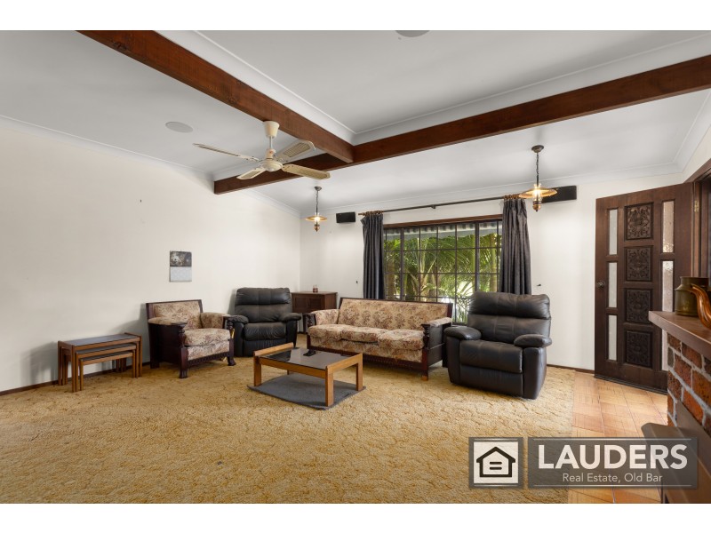 552 Old Bar Road, Old Bar NSW 2430