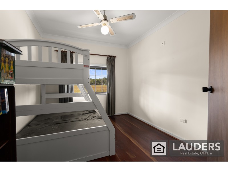 552 Old Bar Road, Old Bar NSW 2430