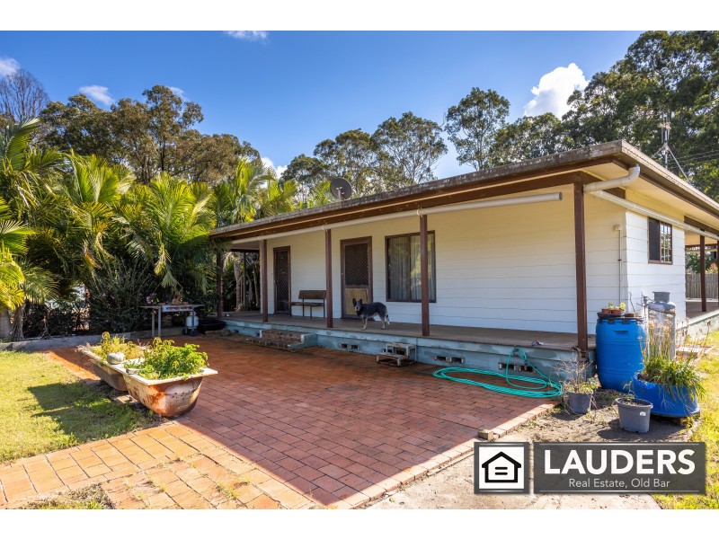 552 Old Bar Road, Old Bar NSW 2430