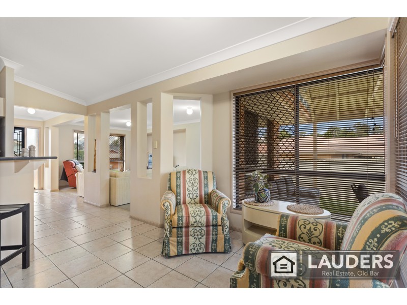 4 Ivy Crescent, Old Bar NSW 2430