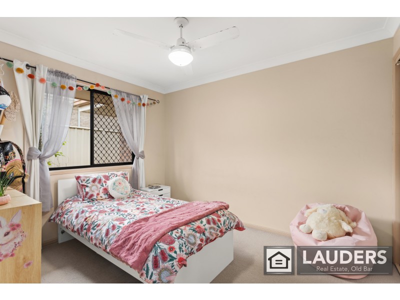 4 Ivy Crescent, Old Bar NSW 2430