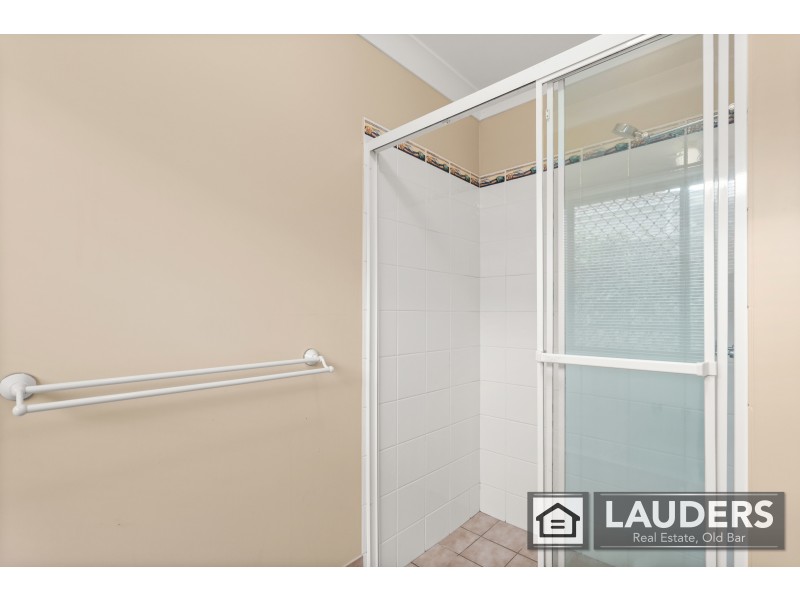 4 Ivy Crescent, Old Bar NSW 2430