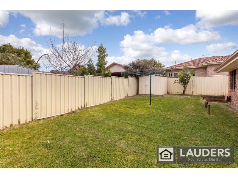 4 Ivy Crescent, Old Bar NSW 2430