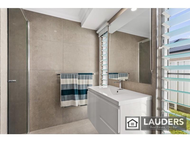 3 Kadungle Close, Wallabi Point NSW 2430