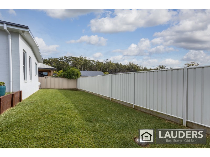 3 Kadungle Close, Wallabi Point NSW 2430