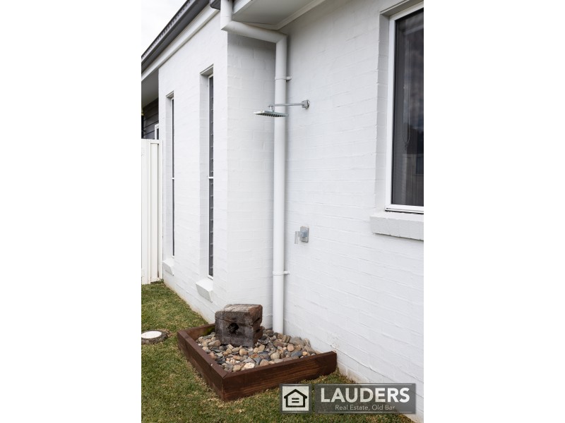 3 Kadungle Close, Wallabi Point NSW 2430
