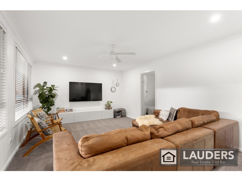 8 Joel Drive, Old Bar NSW 2430