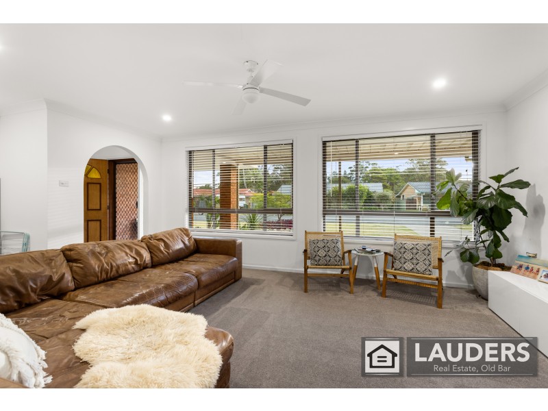 8 Joel Drive, Old Bar NSW 2430