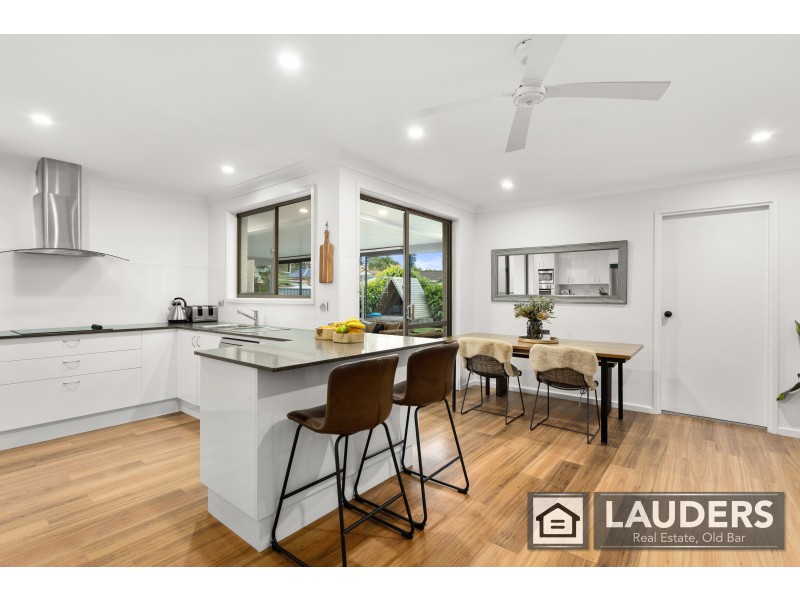 8 Joel Drive, Old Bar NSW 2430