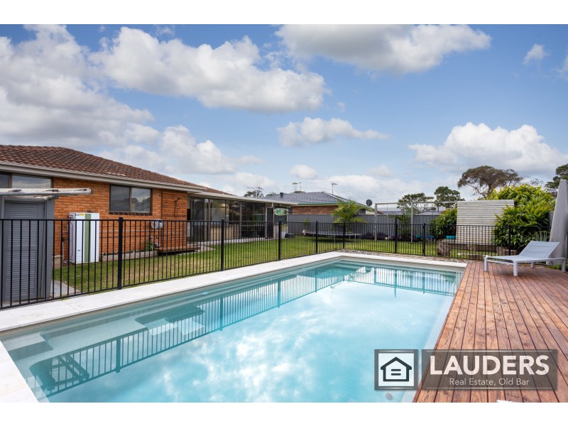 8 Joel Drive, Old Bar NSW 2430