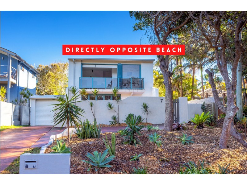 7 Pacific Parade, Old Bar NSW 2430