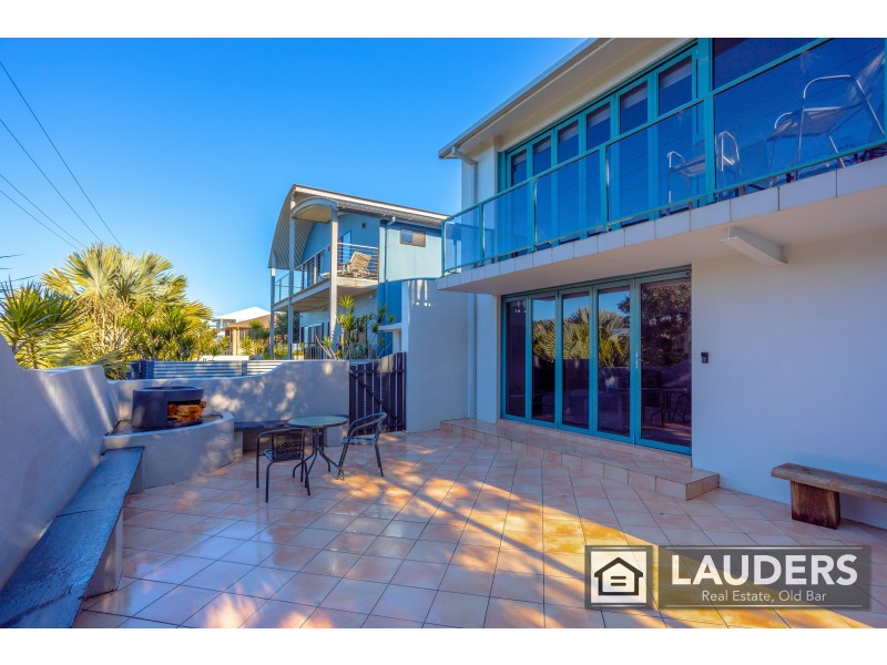 7 Pacific Parade, Old Bar NSW 2430
