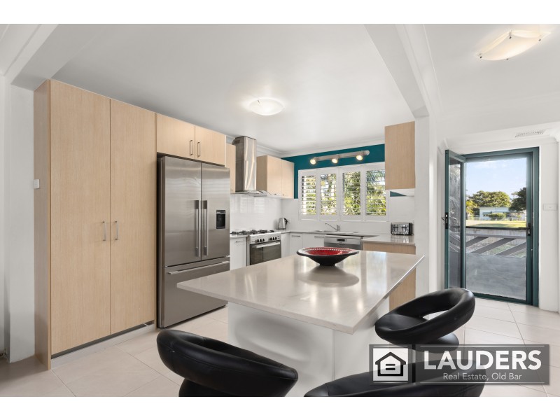 7 Pacific Parade, Old Bar NSW 2430