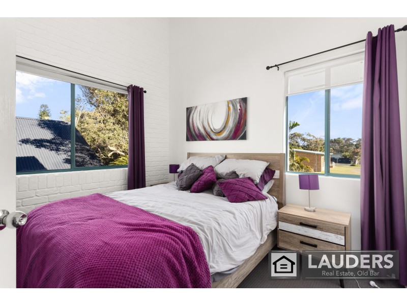 7 Pacific Parade, Old Bar NSW 2430