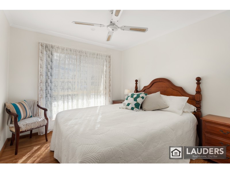18 Pryor Crescent, Old Bar NSW 2430