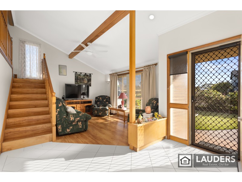 18 Pryor Crescent, Old Bar NSW 2430