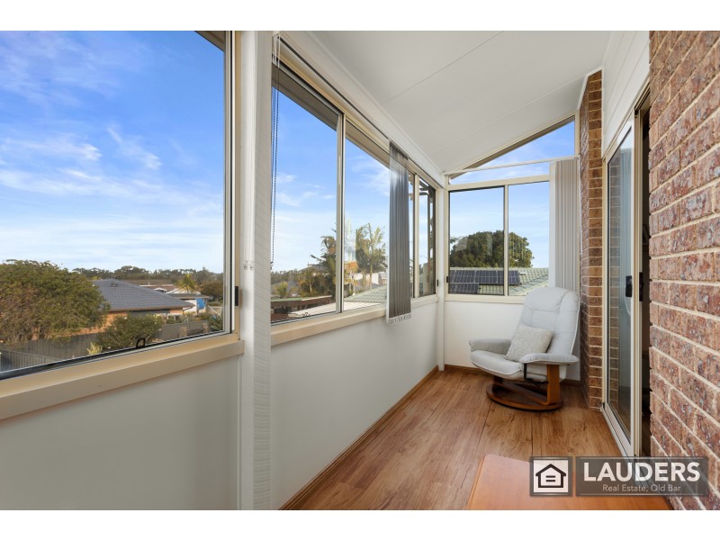 18 Pryor Crescent, Old Bar NSW 2430