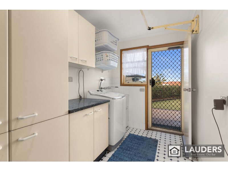 18 Pryor Crescent, Old Bar NSW 2430