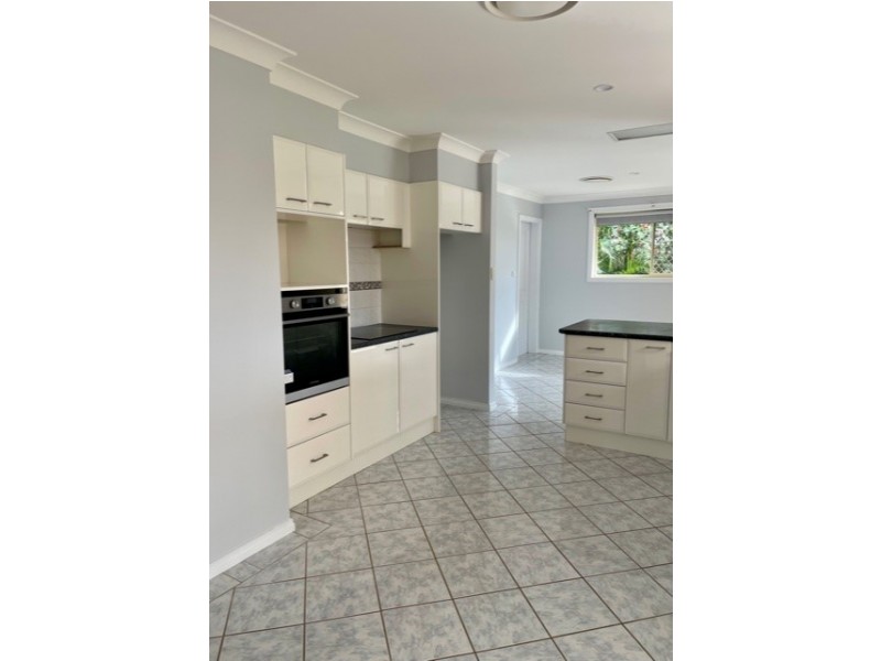 4 Osprey Avenue, Old Bar NSW 2430