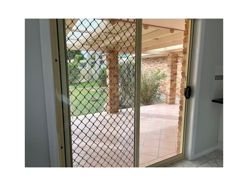 4 Osprey Avenue, Old Bar NSW 2430