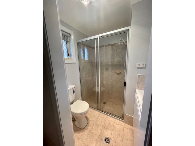 4 Osprey Avenue, Old Bar NSW 2430