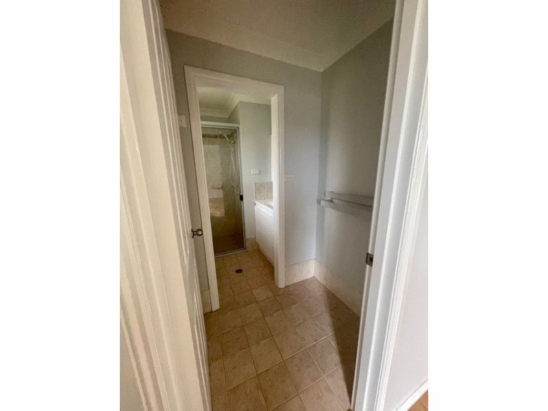 4 Osprey Avenue, Old Bar NSW 2430